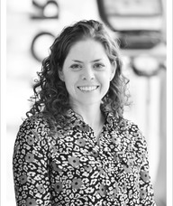 Book an Appointment with Dr. Kelly Snowden for Chiropractic