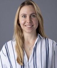 Book an Appointment with Ms. Maxi Schönteich for Osteopathy