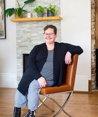 Book an Appointment with Vivian Simone for Psychotherapy