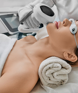 Book an Appointment with Lumecca - Prix selon zone at La clinique Versa MD situé à Montréal