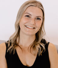 Book an Appointment with Lyndsay Knorr for Psychotherapy