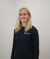 Book an Appointment with Dr. Sarah Les for Chiropractic