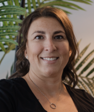 Book an Appointment with Kira Schaal for Complimentary Meet + Greet