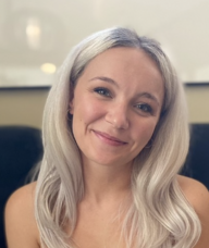 Book an Appointment with Amanda Poelzer for Complimentary Meet + Greet