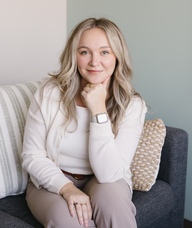 Book an Appointment with Amanda Poelzer for Complimentary Meet + Greet